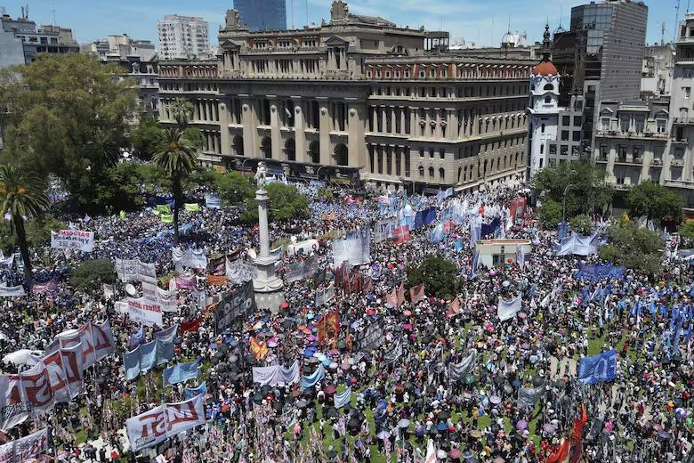 La CGT convocó a un paro general con movilización para el 24 de enero