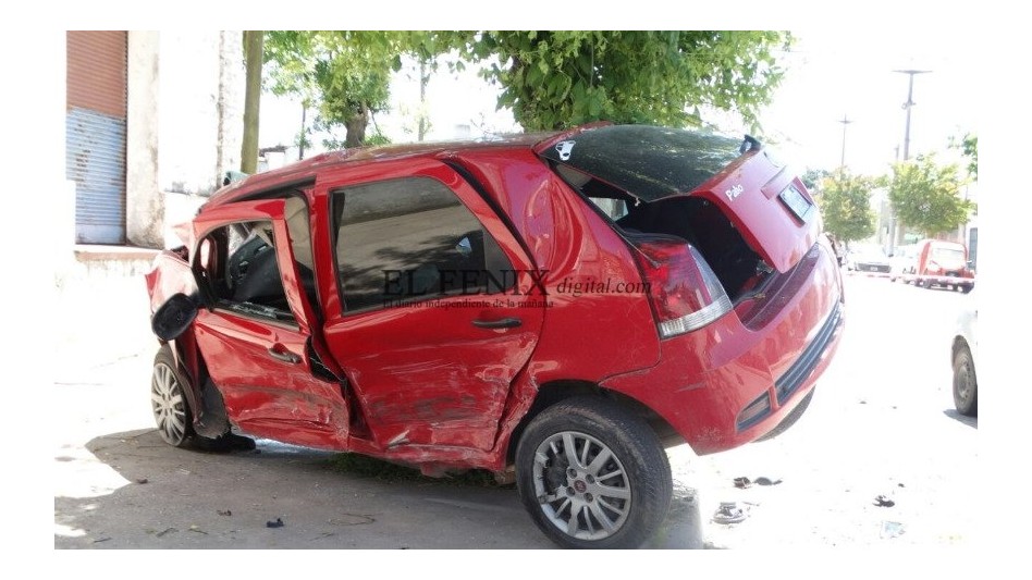 Impactante choque entre dos vehículos